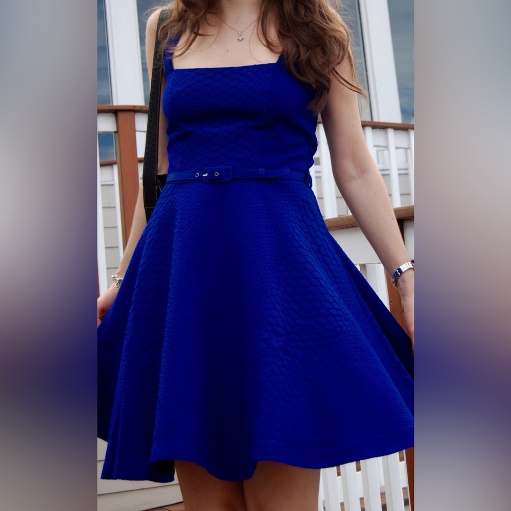 Elegant Blue Sleeveless Dress